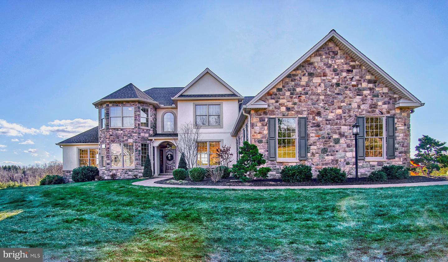 315 Pennington Dr — photo