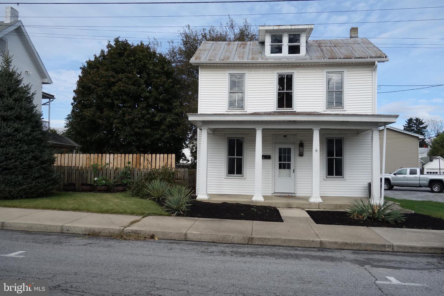 311 E Garfield Street — photo