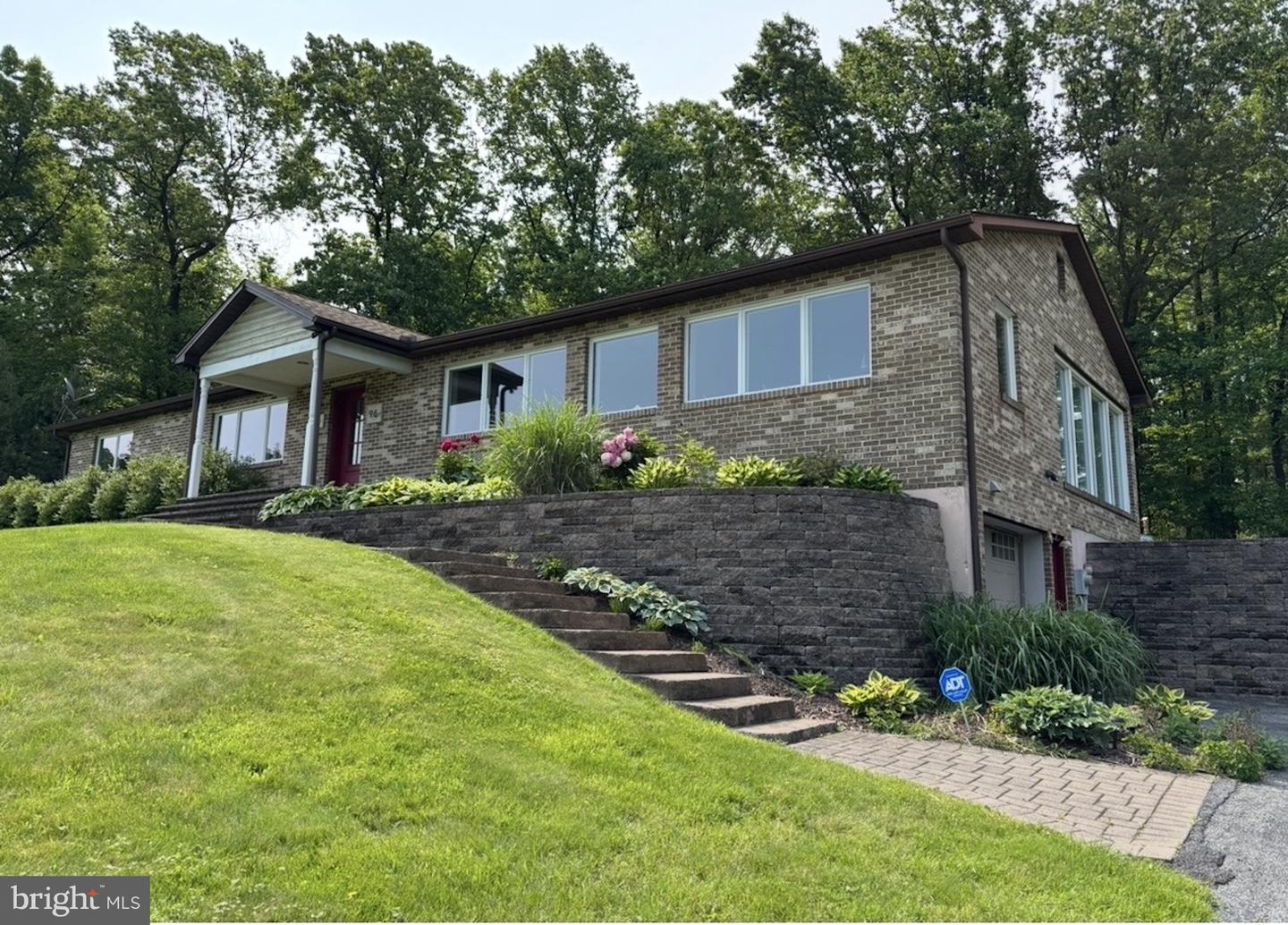 96 Peach Glen Rd — photo