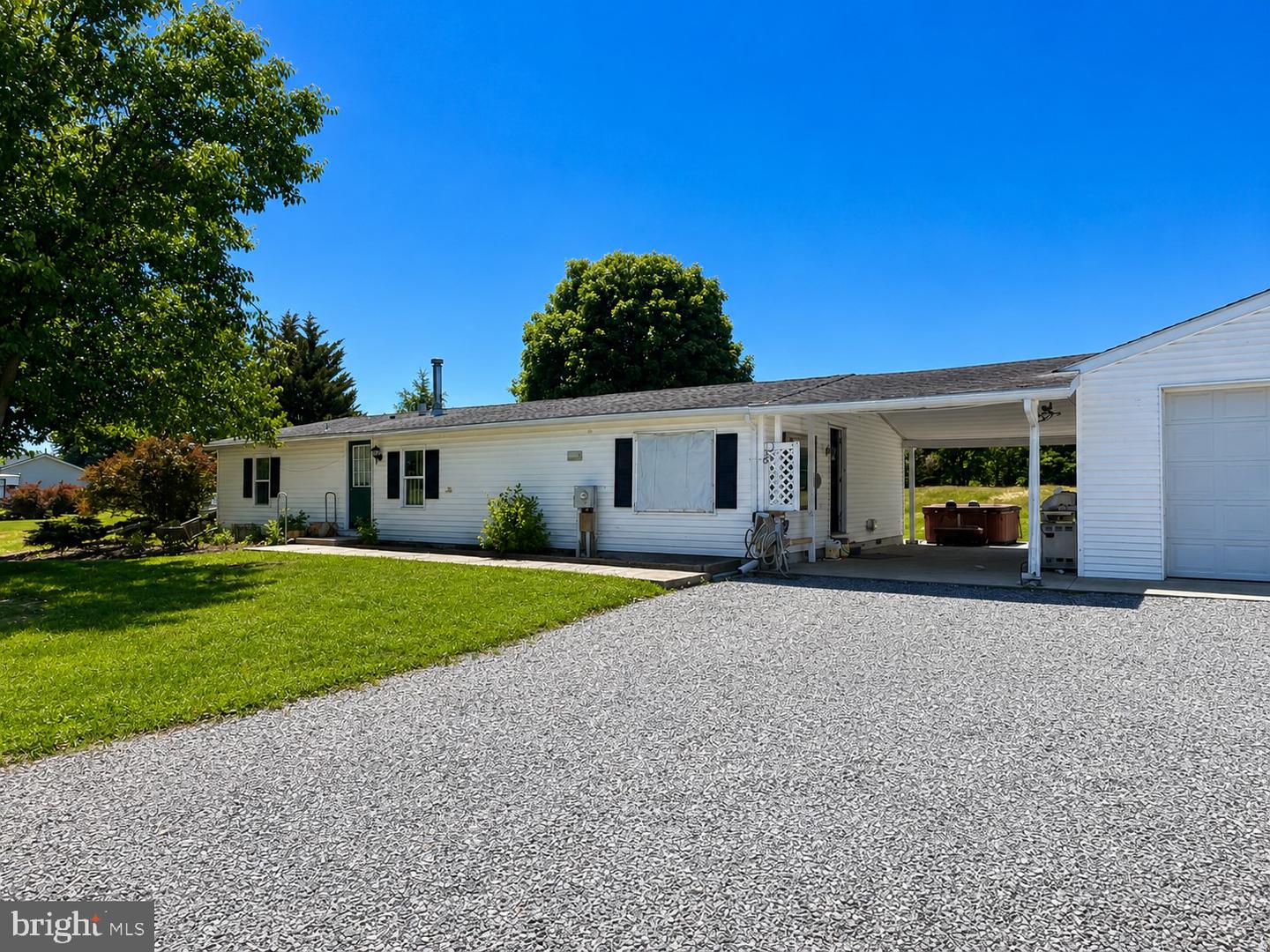 526 Pine Rd — photo