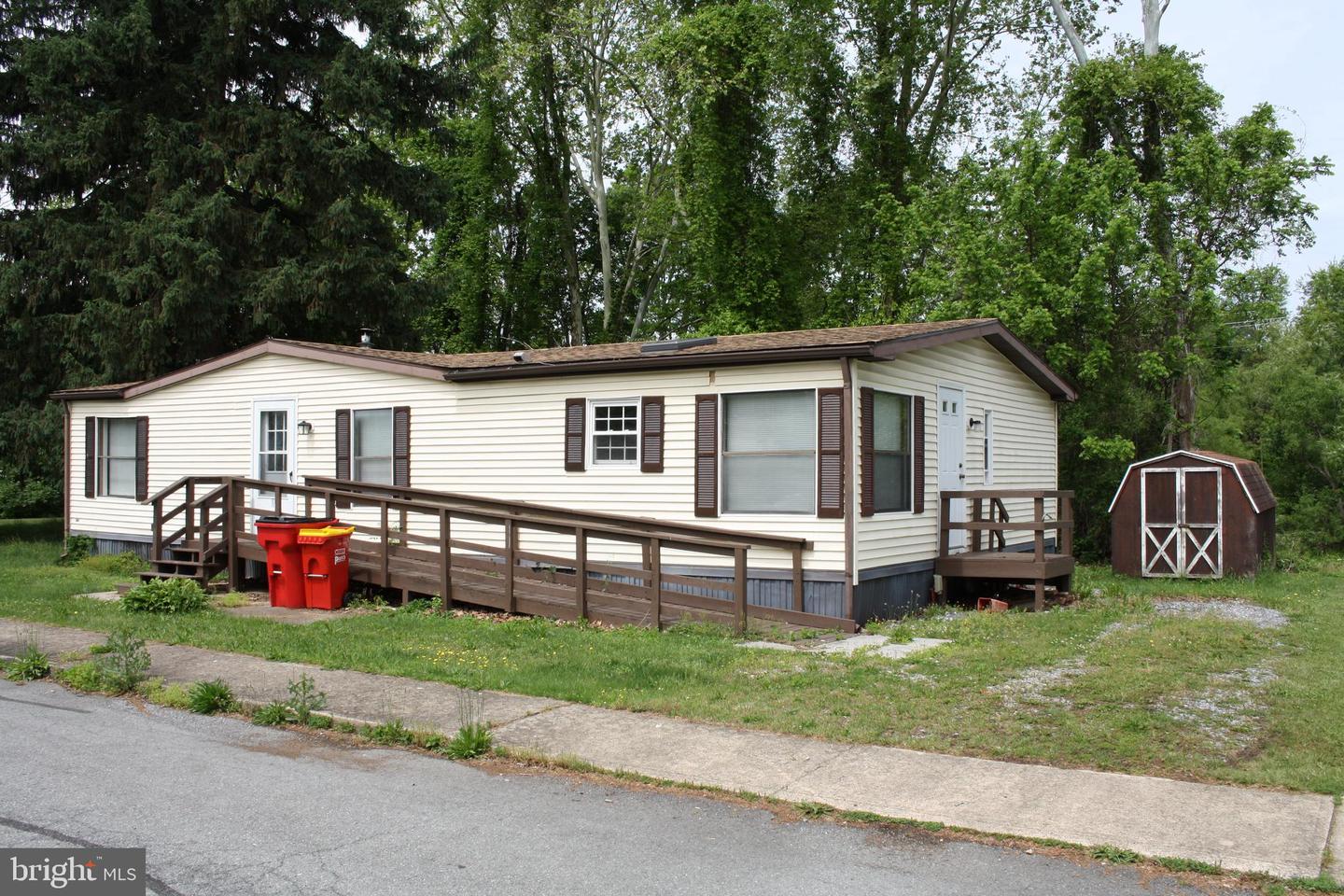 1 Larken Lane — photo