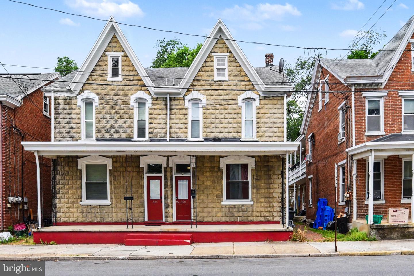 328 N College St — photo