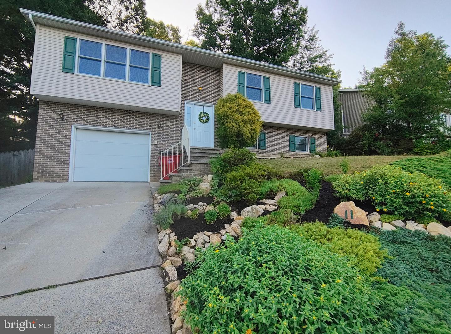 11 Independence Drive — photo