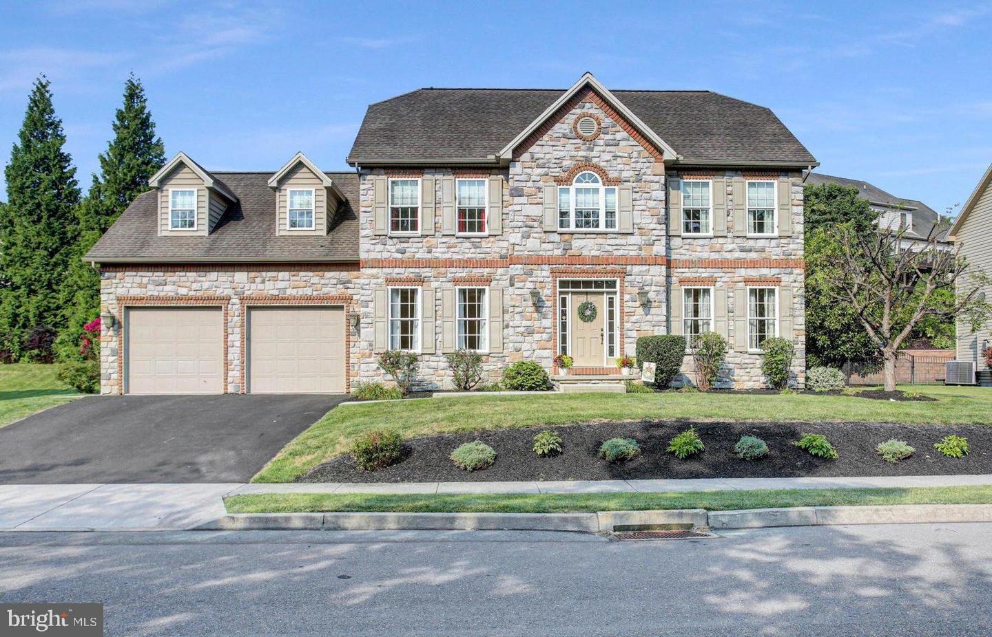 492 Francis Dr — photo