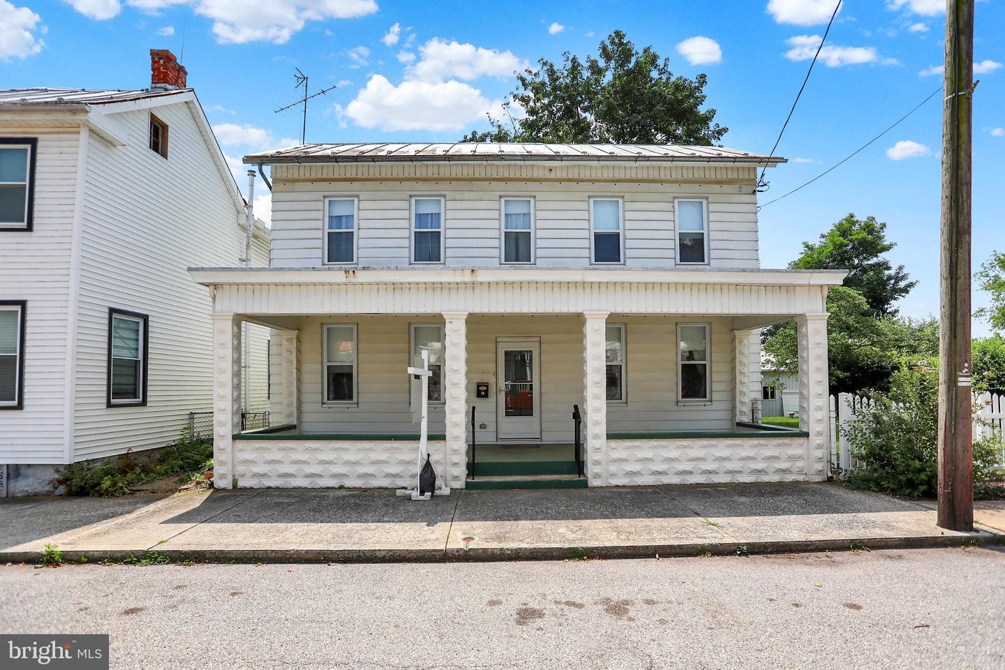 14 Chestnut St — photo