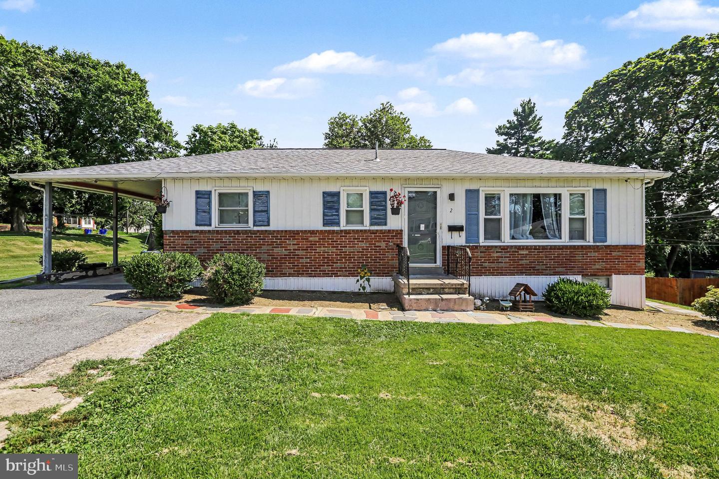 2 Hunter Ln — photo