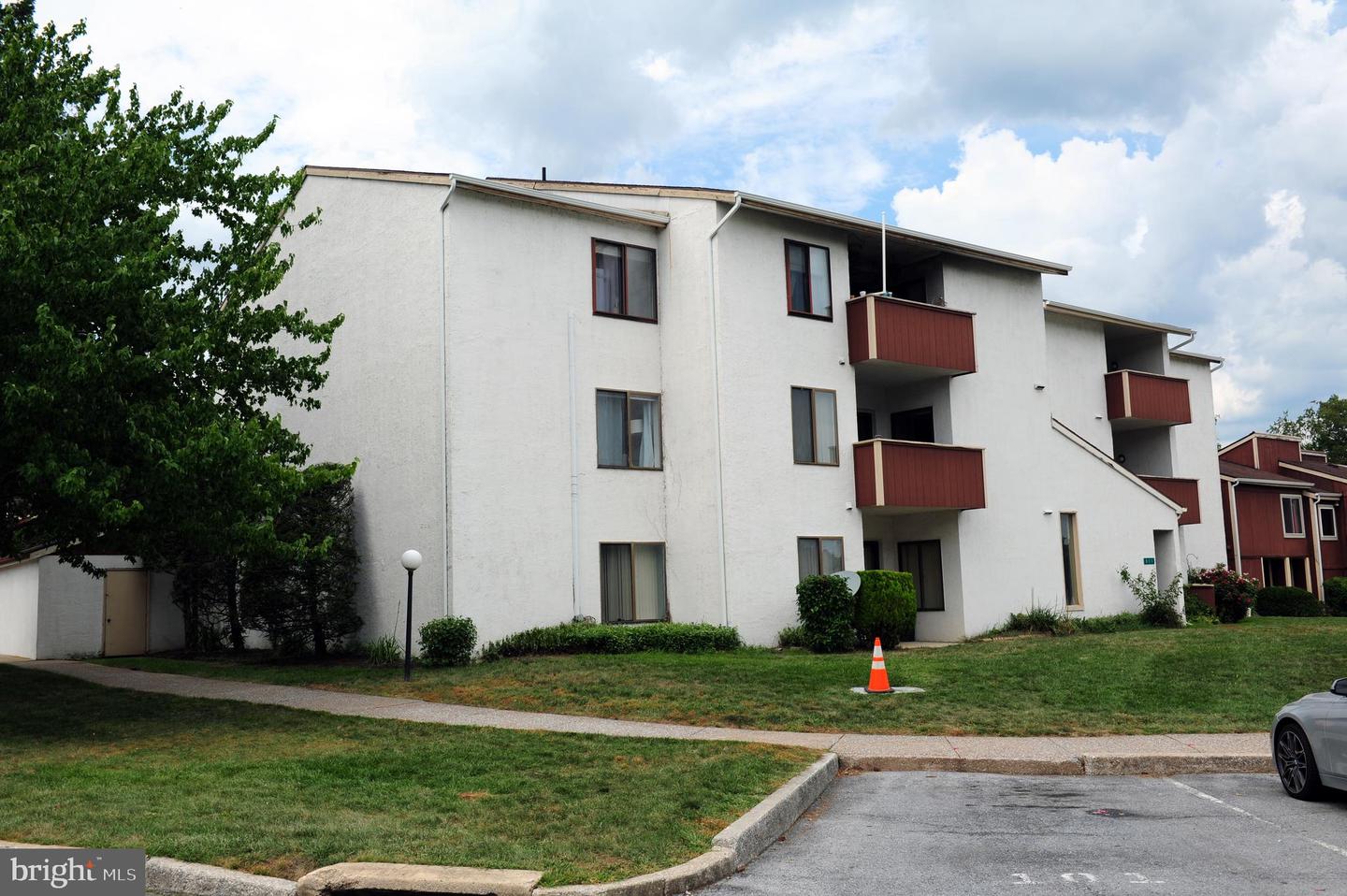 811 Brian Dr #301 — photo
