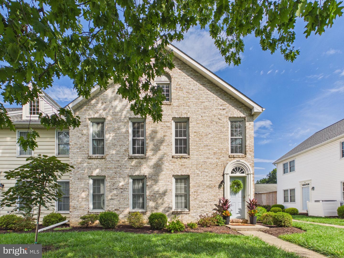 459 Delancey Ct — photo