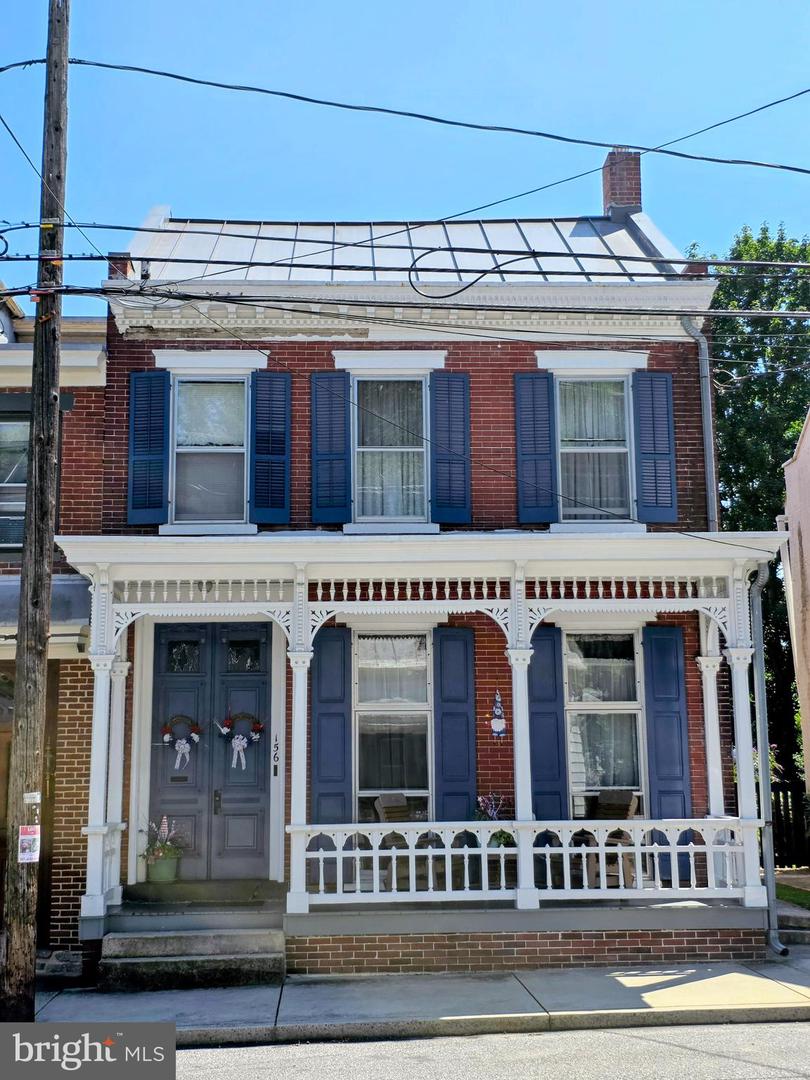 156 W South St — photo