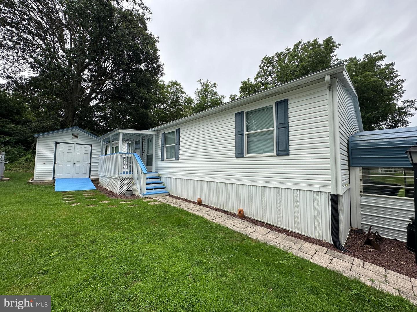 151 Gardner Dr — photo