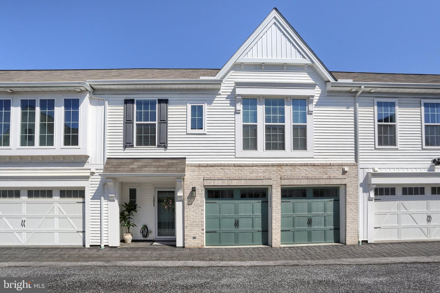 1324 Carnegie Way — photo