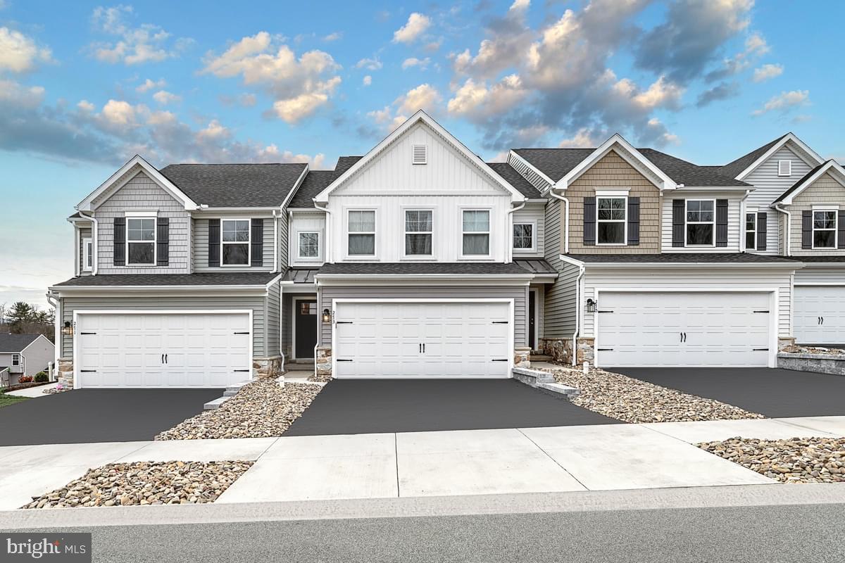 2305 Hampden Ct #Lot 28 — photo