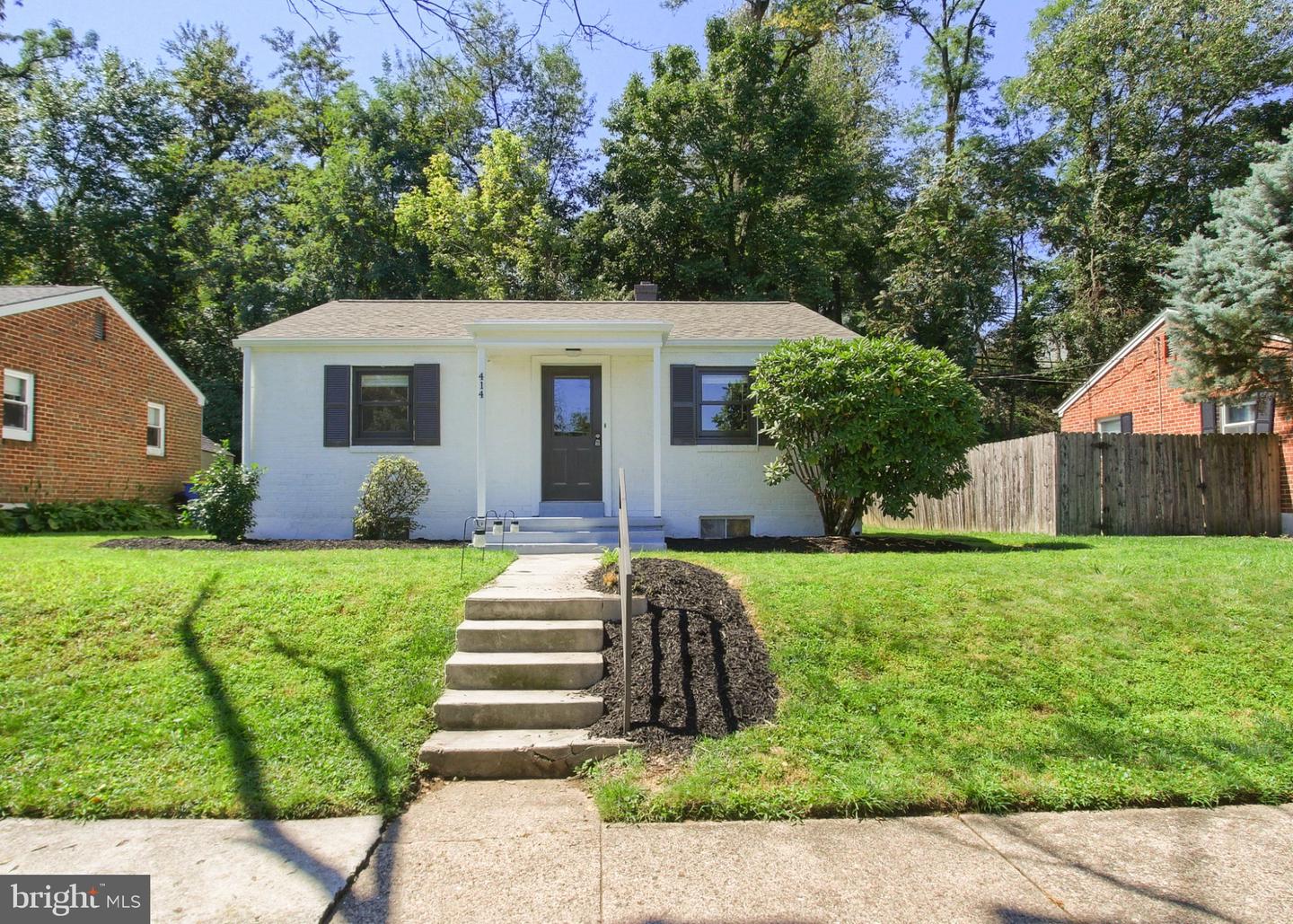 414 Hillside Rd — photo