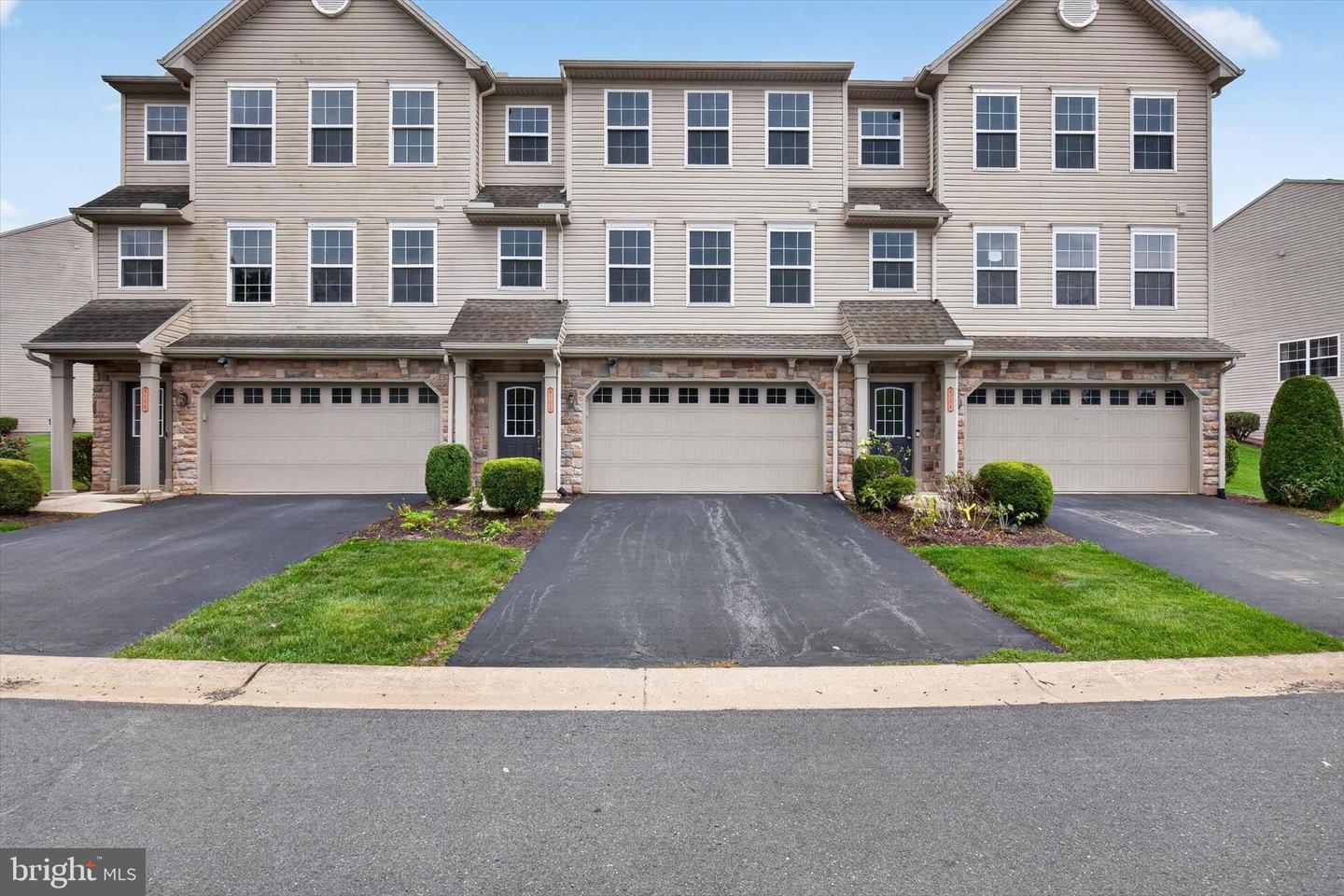 6102 Galleon Dr — photo