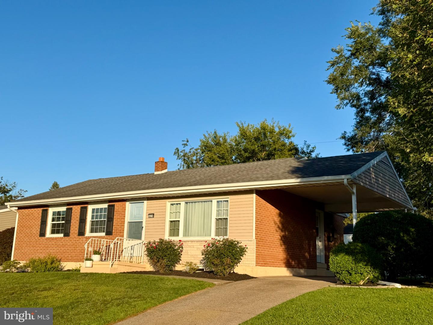 5218 Oxford Dr — photo