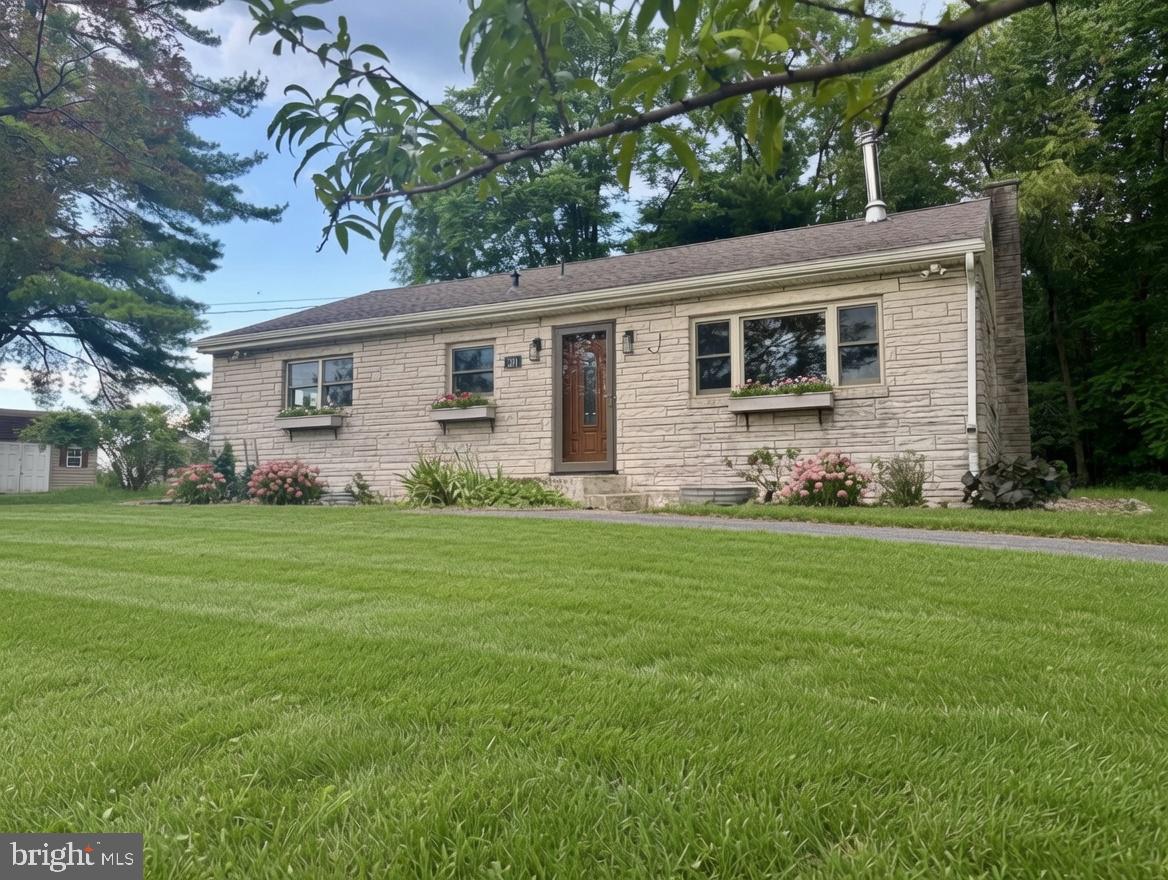 201 Marsh Dr — photo