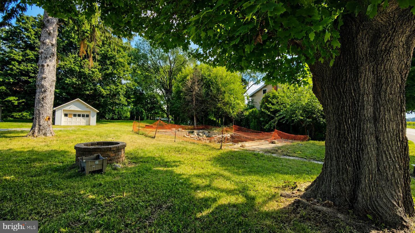 1506 W Trindle Rd — photo