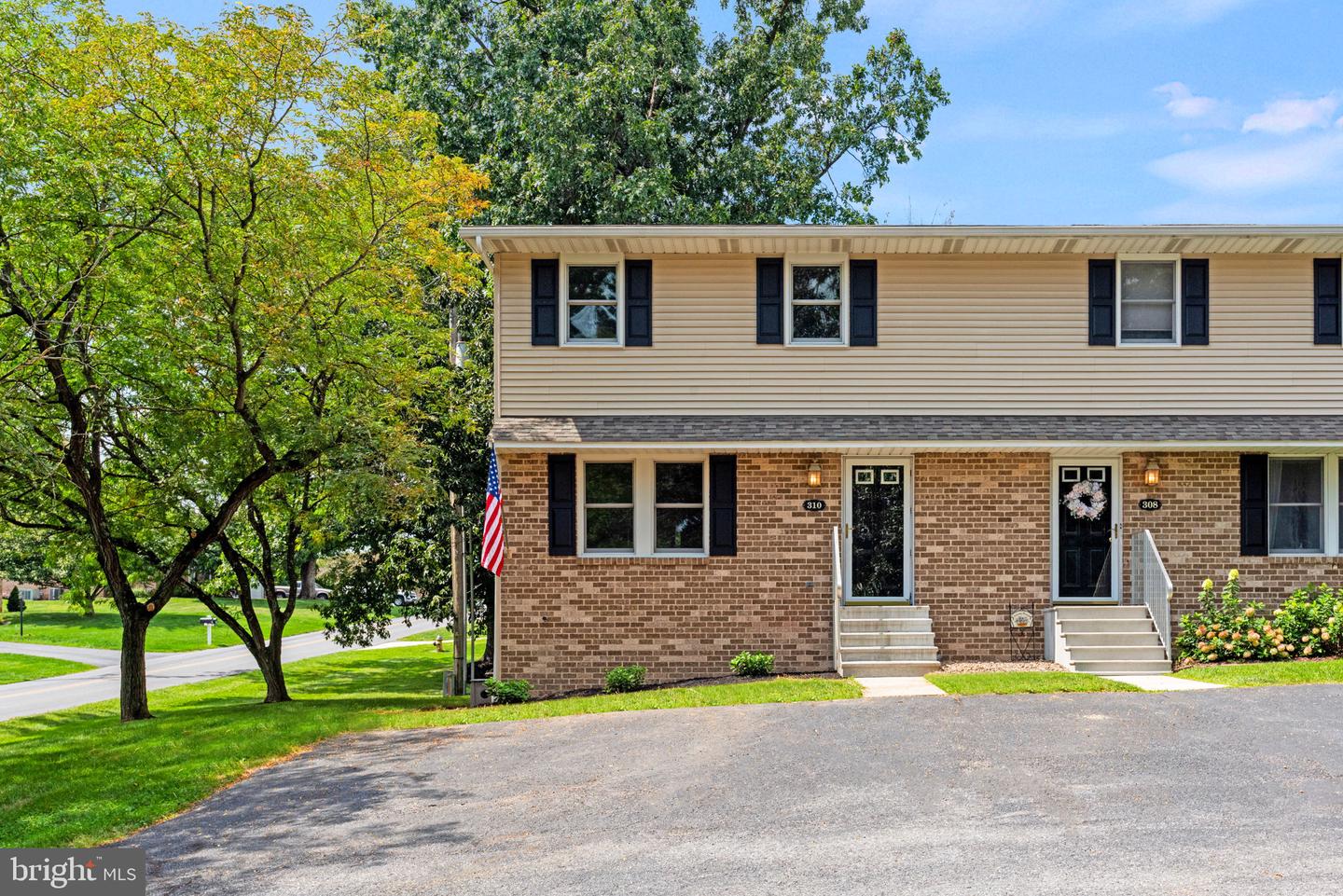 310 Fairview St — photo