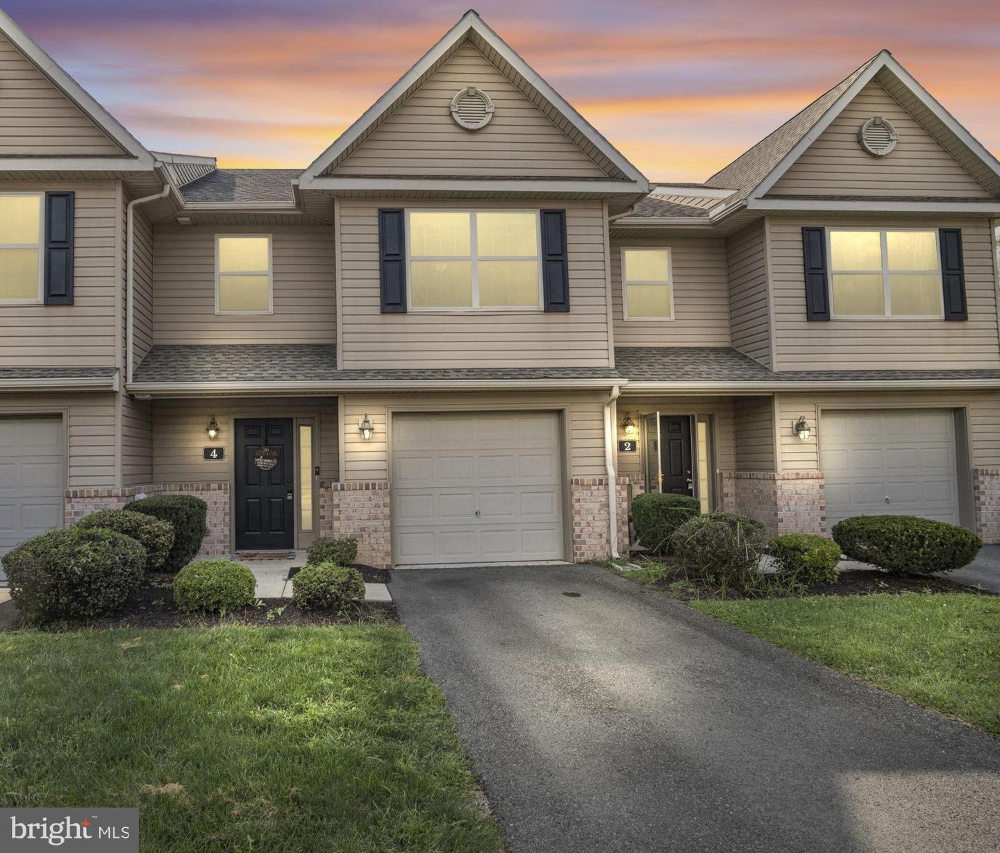 4 Brook Side Dr — photo