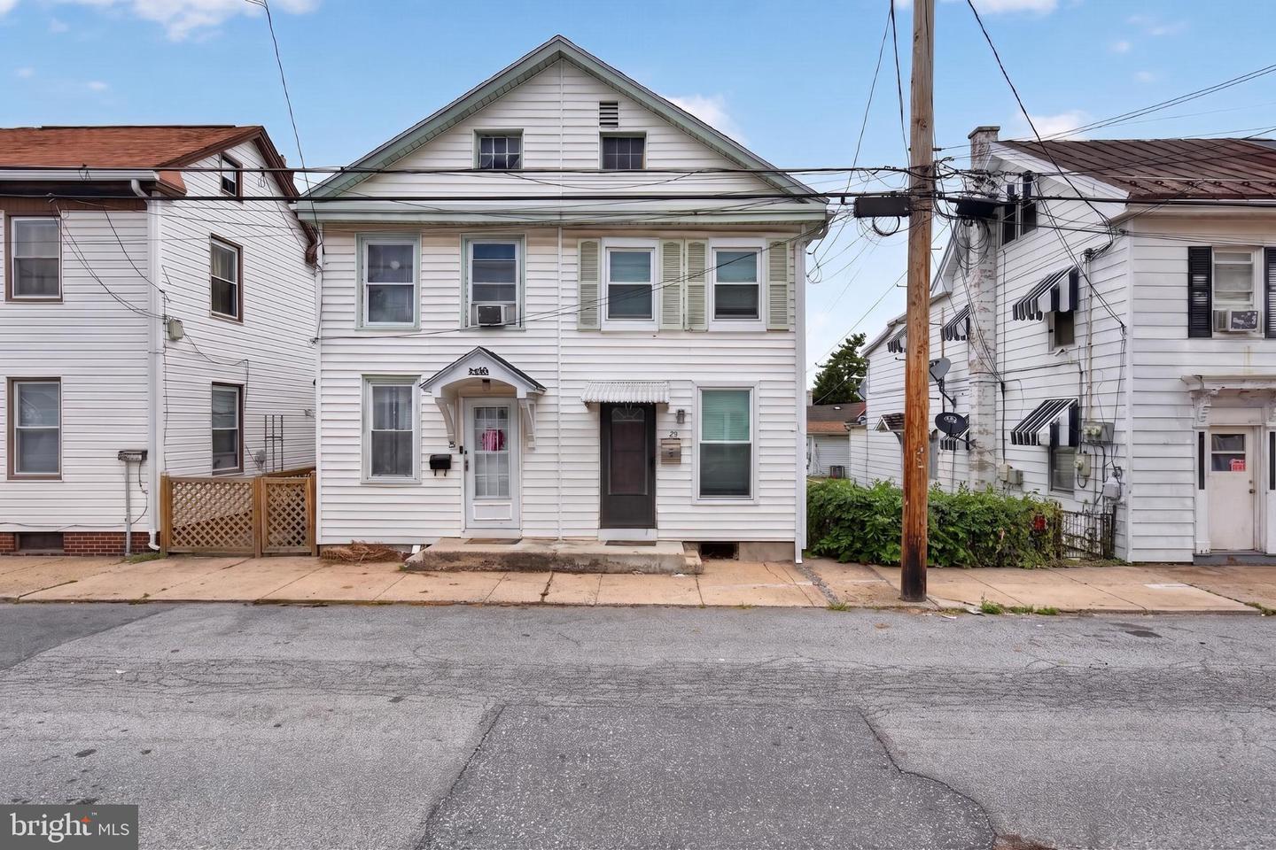 28 W Green St — photo