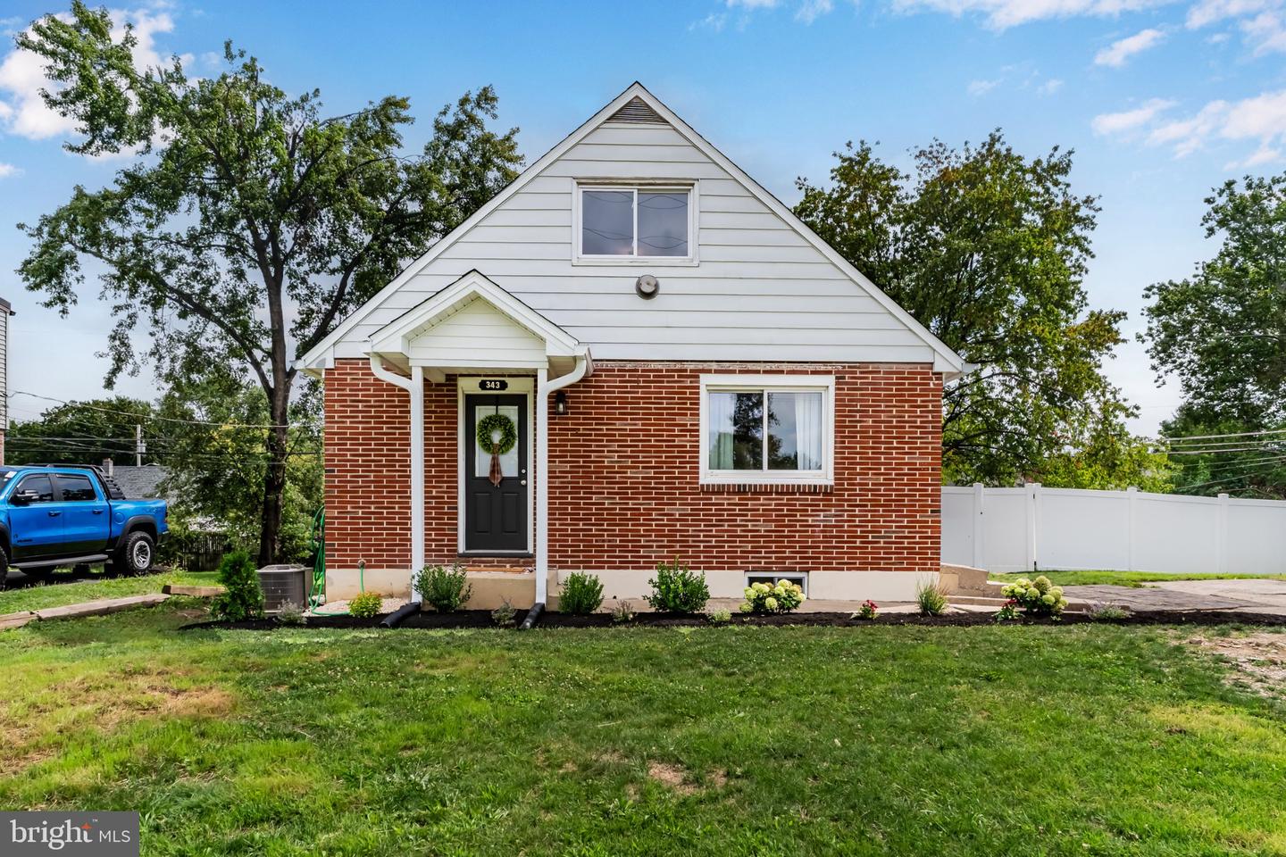 343 S Sporting Hill Rd — photo