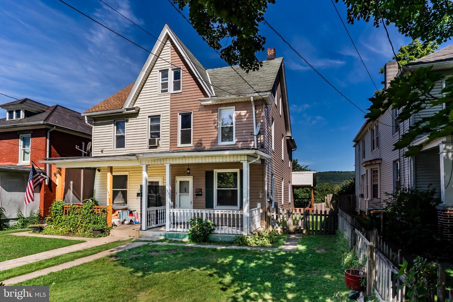 153 E Columbia Rd — photo