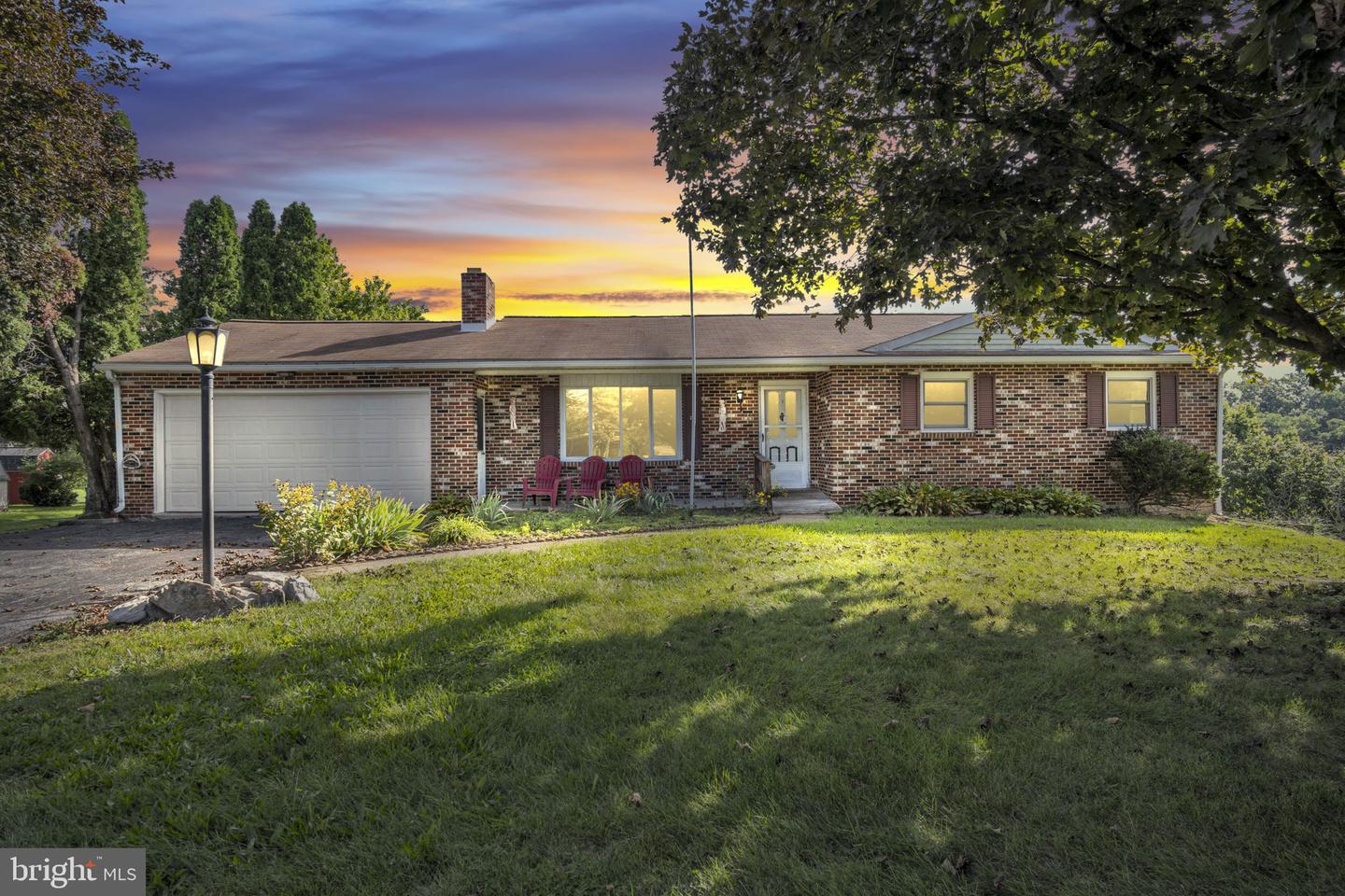 12 Mark Cir — photo