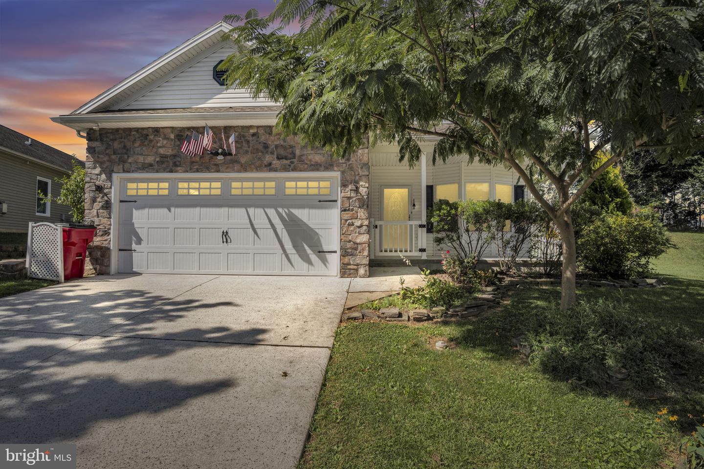 45 Colonial Ct — photo