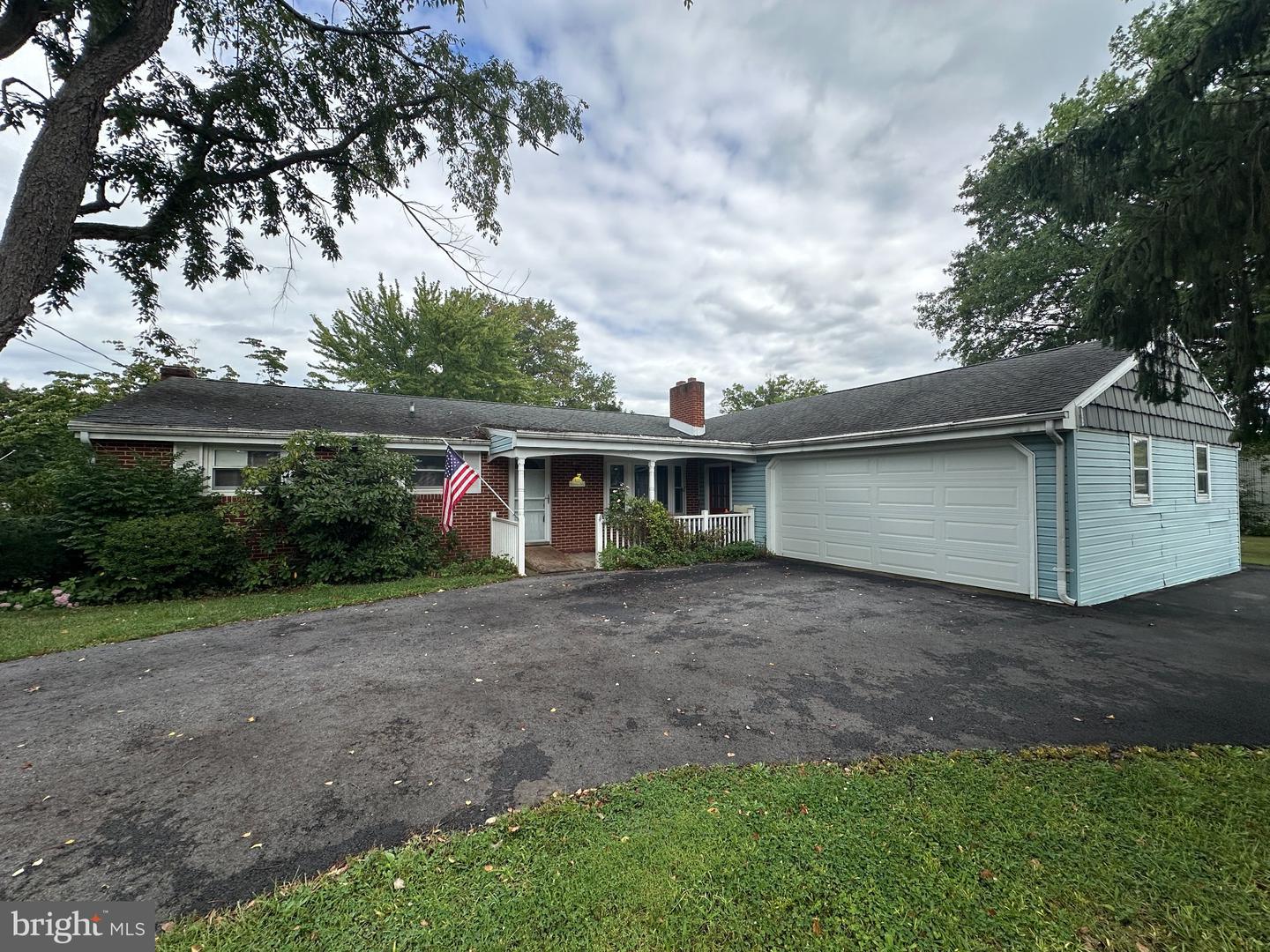 923 Wertzville Rd — photo