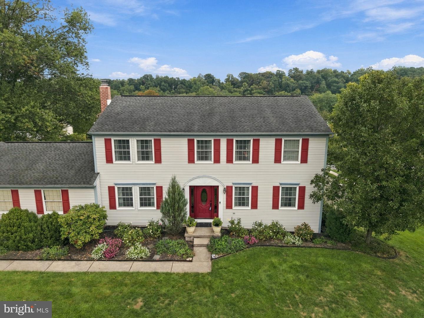 706 Carriage Ln — photo