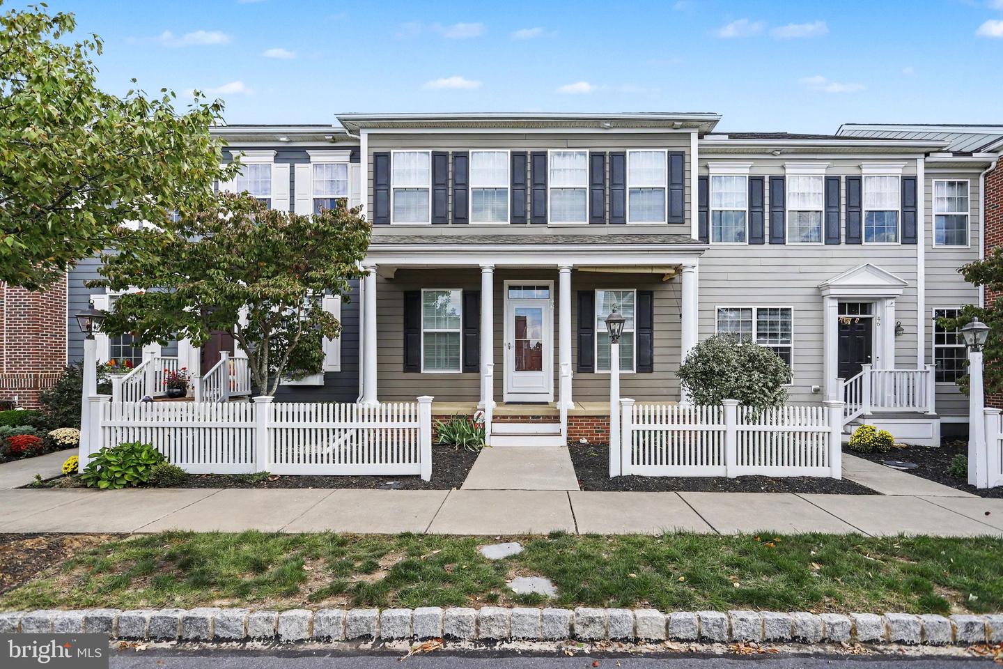 48 Tavern House Hl — photo
