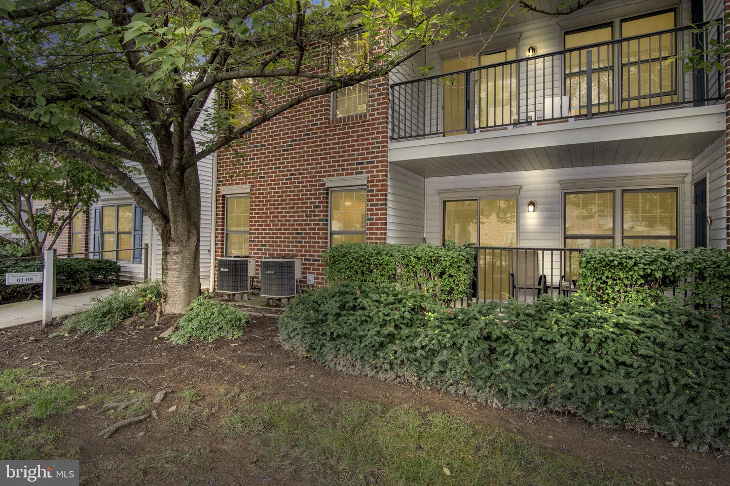 5401 Oxford Dr #07 — photo