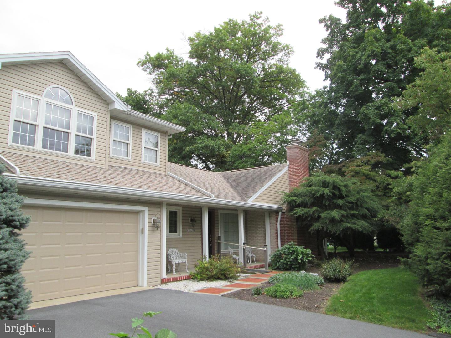 233 Avon Dr — photo