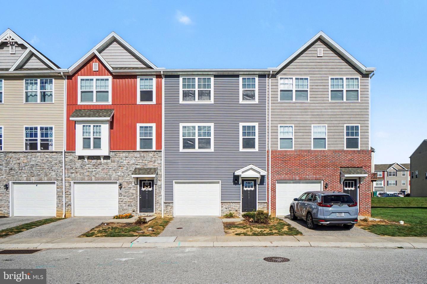 813 Schooner Ln — photo