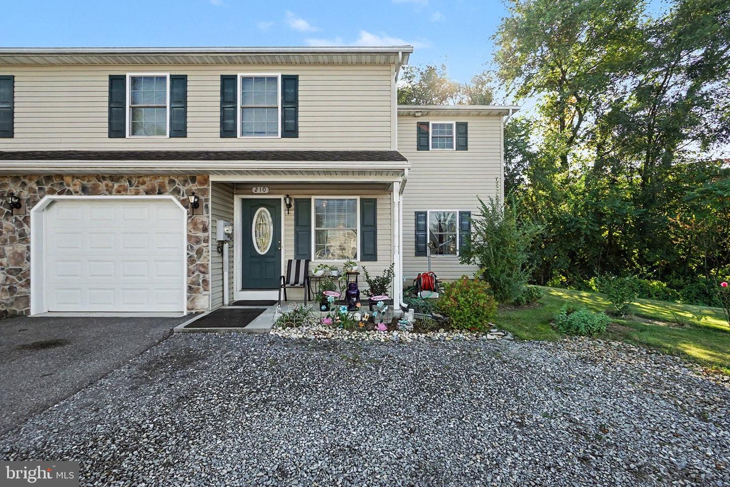 210 Sable Dr — photo