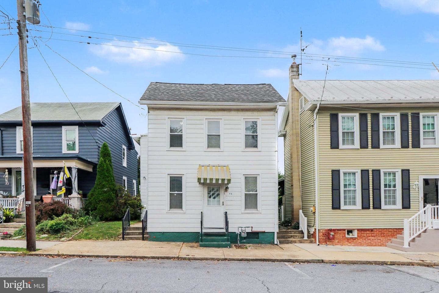 416 S High St — photo