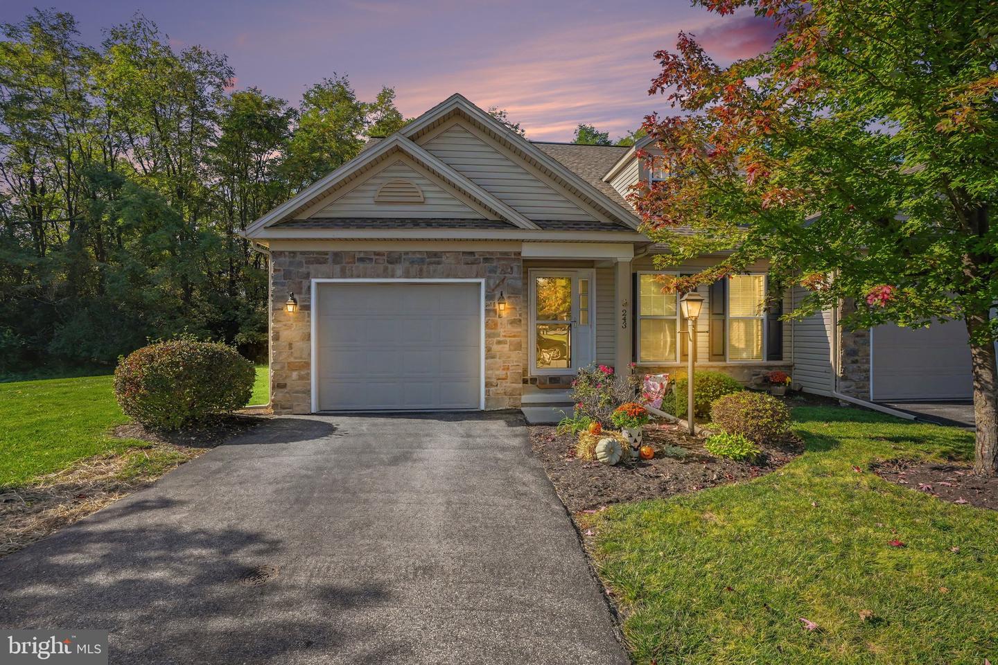 243 Aldenwood Dr — photo