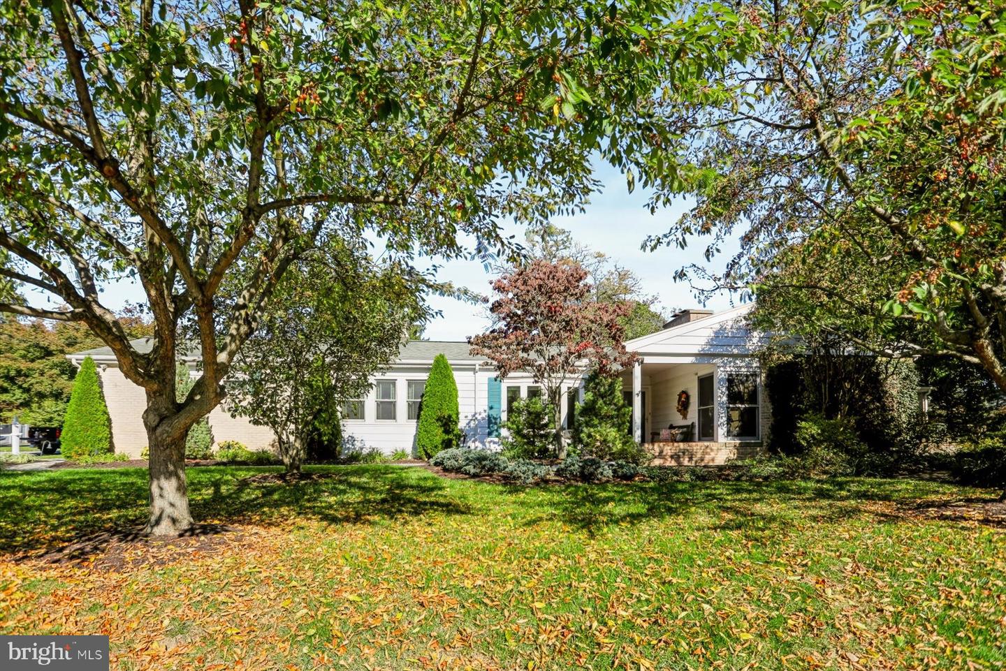 551 Brentwater Rd — photo