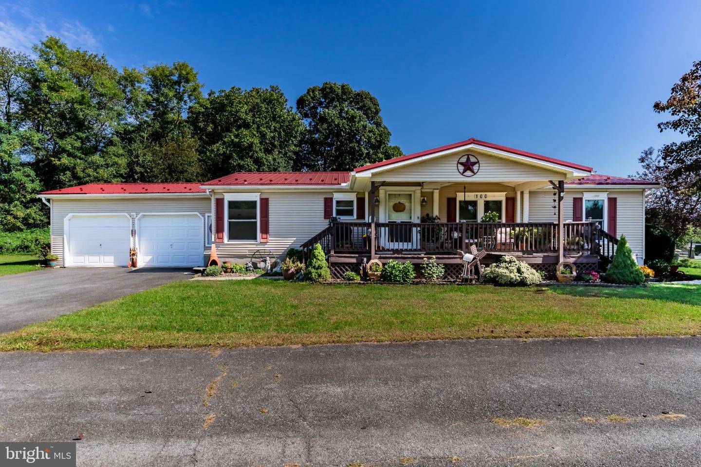 100 Rustic Dr — photo