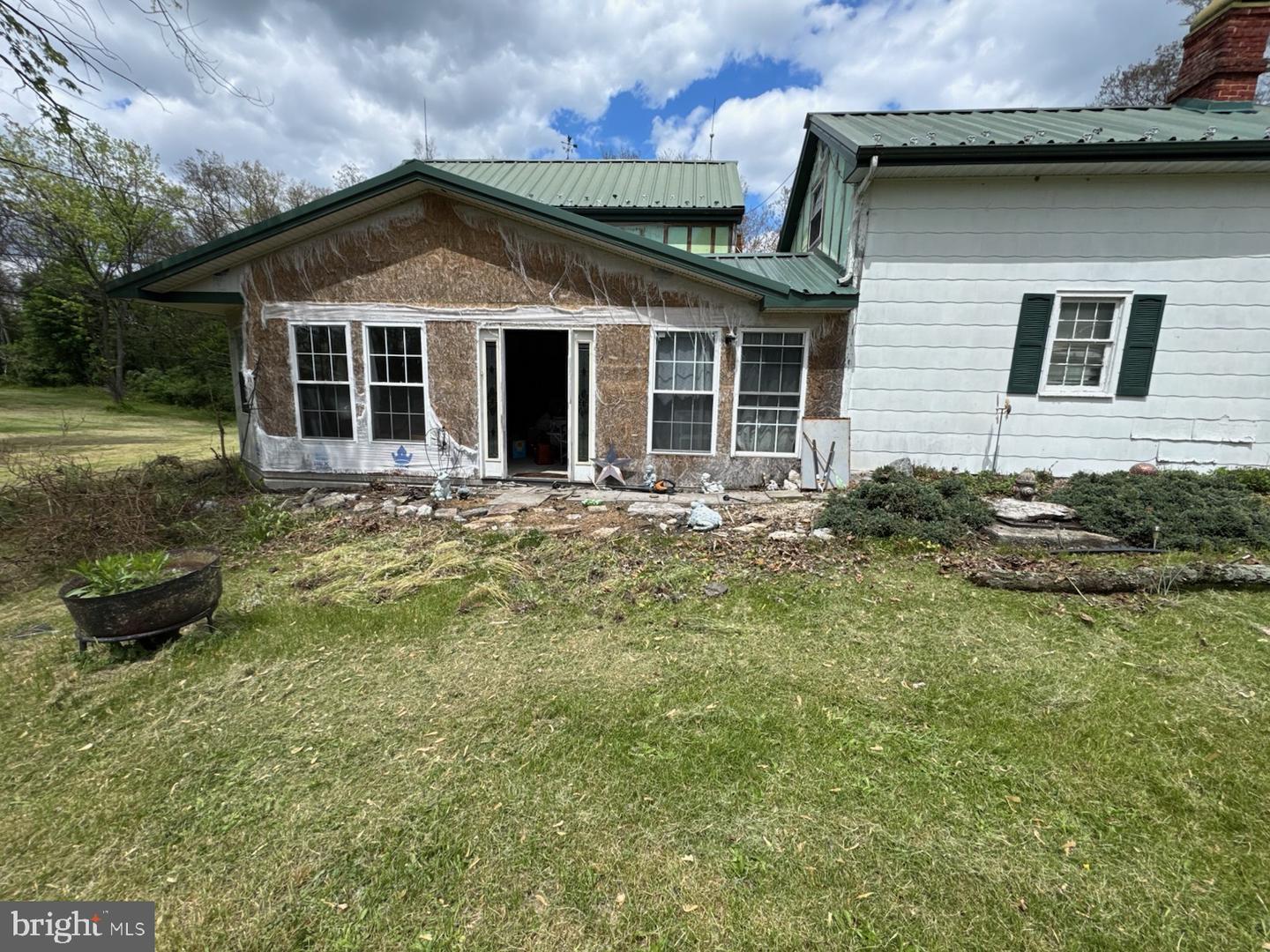 885 Creek Rd — photo