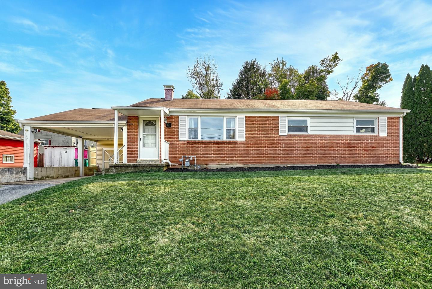 10 Dulles Dr E — photo