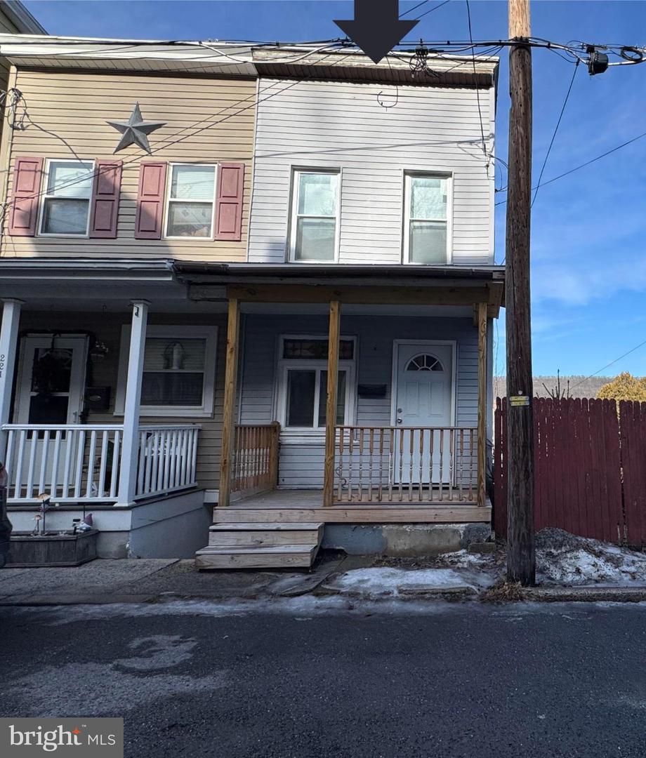 219 W Water St — photo