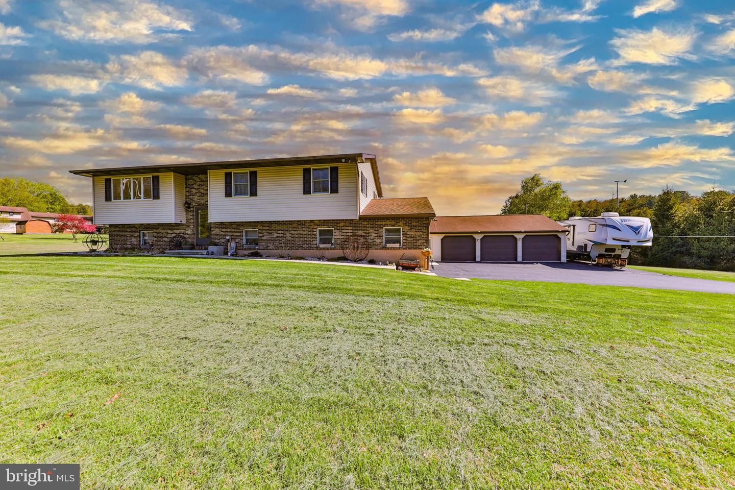 1040 W Stagecoach Rd — photo