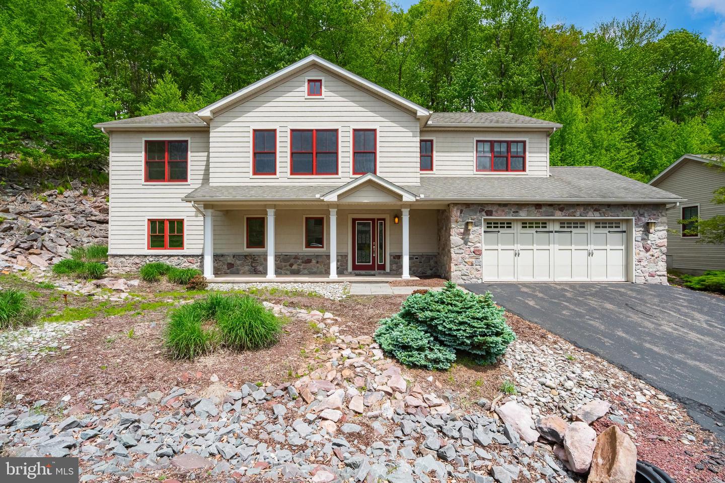 54 Bluestone Ct — photo