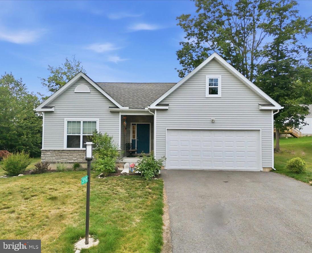 310 Golden Oaks Dr — photo