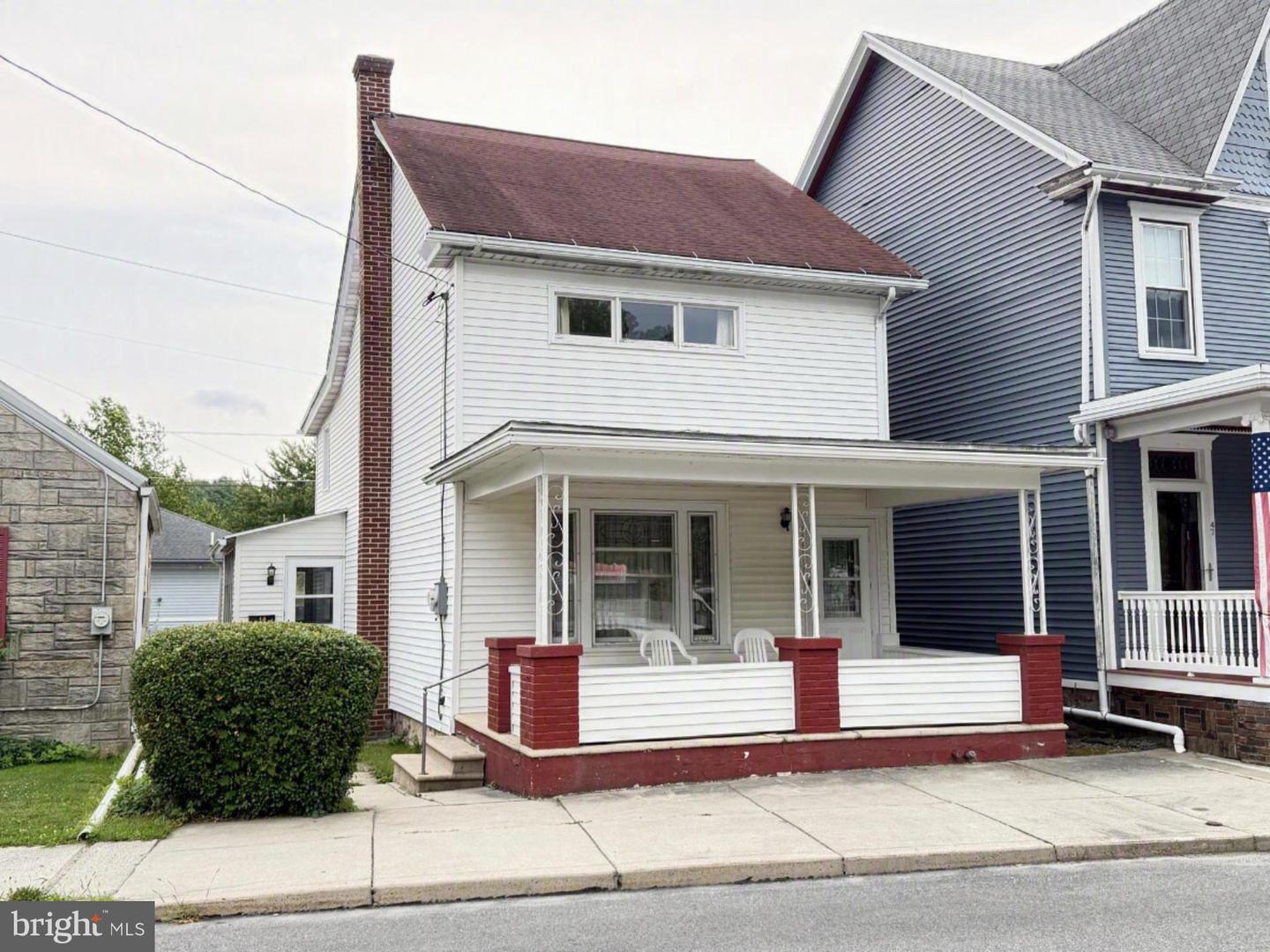 45 W Holland St — photo