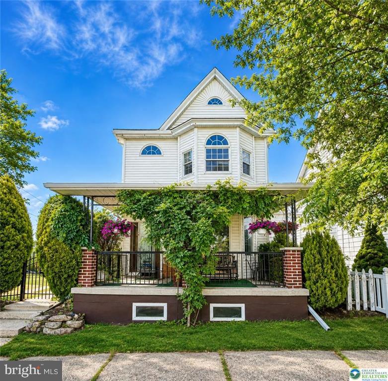 306 E White St — photo