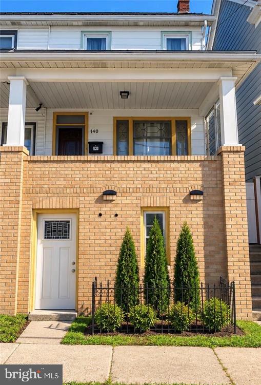 140 W Abbott St — photo
