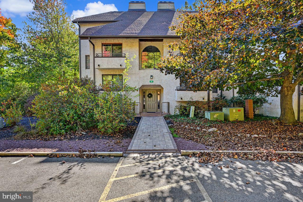 59 Midlake Dr #101 — photo