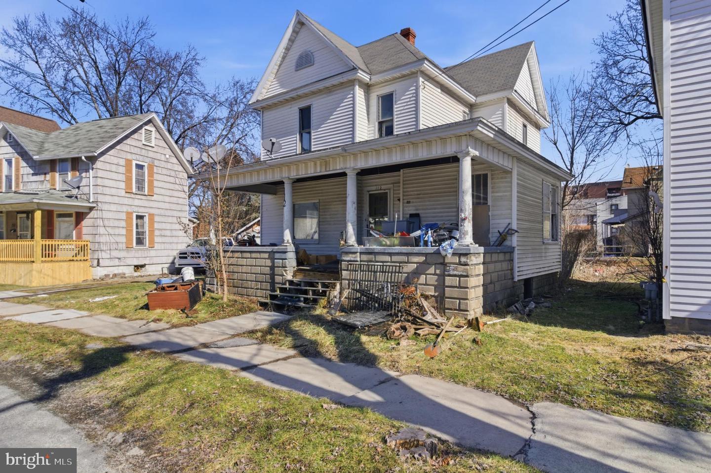 112 W Weber Ave — photo